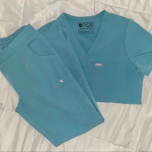 FIGS Hydrogreen Petite Scrubs Set